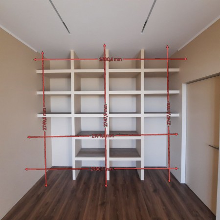 Раздвижные двери купе для встроенного шкафа в спальне 